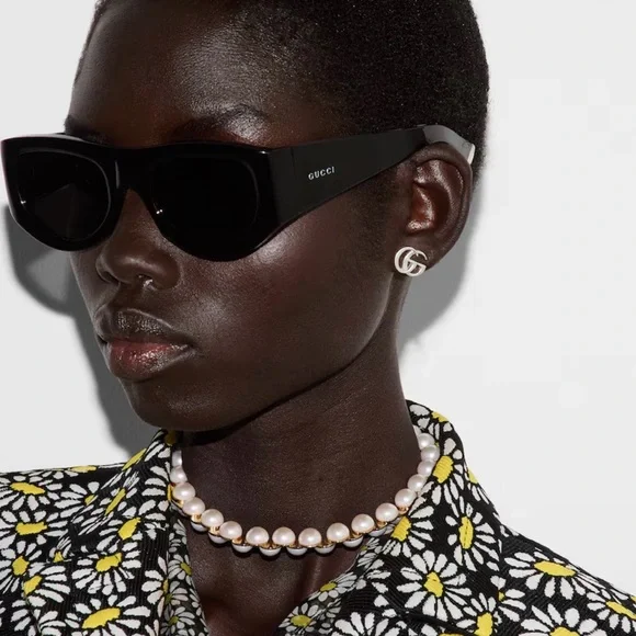 Gucci Silver Iconic GG Marmont Stud Earrings - Picture 8 of 9